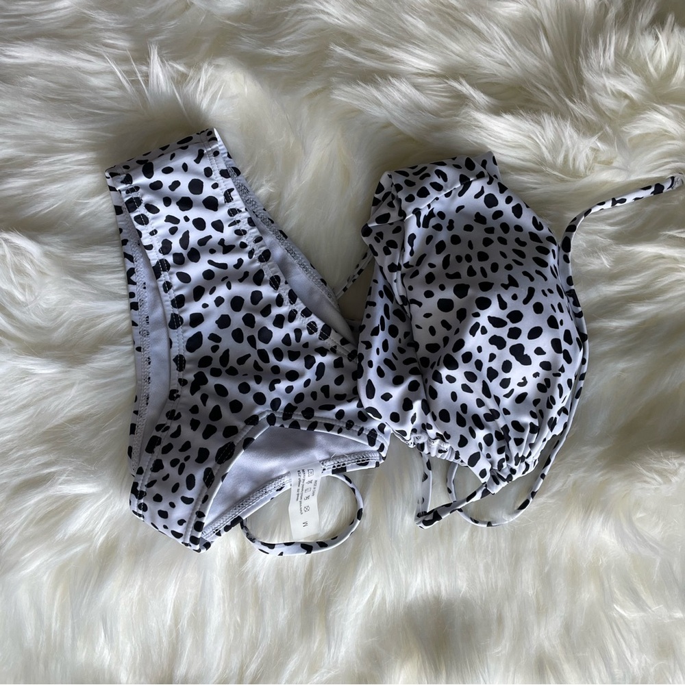 Swimsuit - Picture 2 of 6